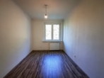 Zimmer 2 - Sonnige 3‑Zimmer Wohnung mit Loggia und Parkplatz! – Grünblick, separate Küche&nbsp;uvm.