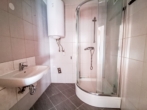 Badezimmer - Sonnige 3‑Zimmer Wohnung mit Loggia und Parkplatz! – Grünblick, separate Küche&nbsp;uvm.