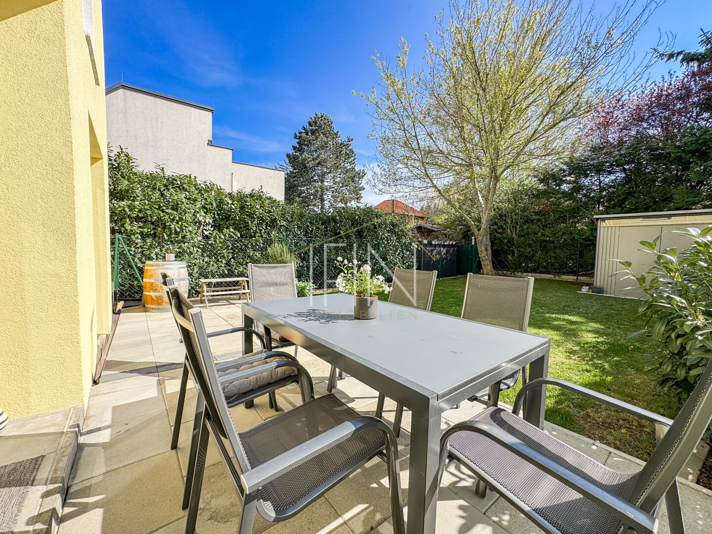Terrasse und Garten