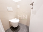 WC mit Waschbecken - Anleger aufgepasst! Stylische 1‑Zimmer-​Altbauwohnung im 3. Liftstock zu verkaufen – befristet vermietet!