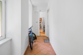 Top 38, Eingangsbereich - Seltene Gelegenheit: Drei vermietete Einheiten in einer Wohnung