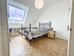 Schlafzimmer - Dachgeschosswohnung mit Weitblick! 3‑Zimmer Wohnung mit XL Dachterrasse