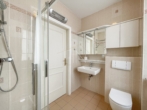 Badezimmer - Schöne 2‑Zimmer-​Wohnung mit Garage in U‑Bahn Nähe