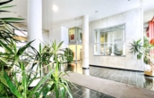Foyer - Concierge - Traumaussicht! Loggia-Wohnung mit vielen Extras – Fernblick – Pool – Sauna – Fitness!