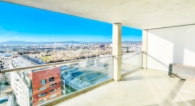 Loggia - Fernblick - Traumaussicht! Loggia-Wohnung mit vielen Extras – Fernblick – Pool – Sauna – Fitness!