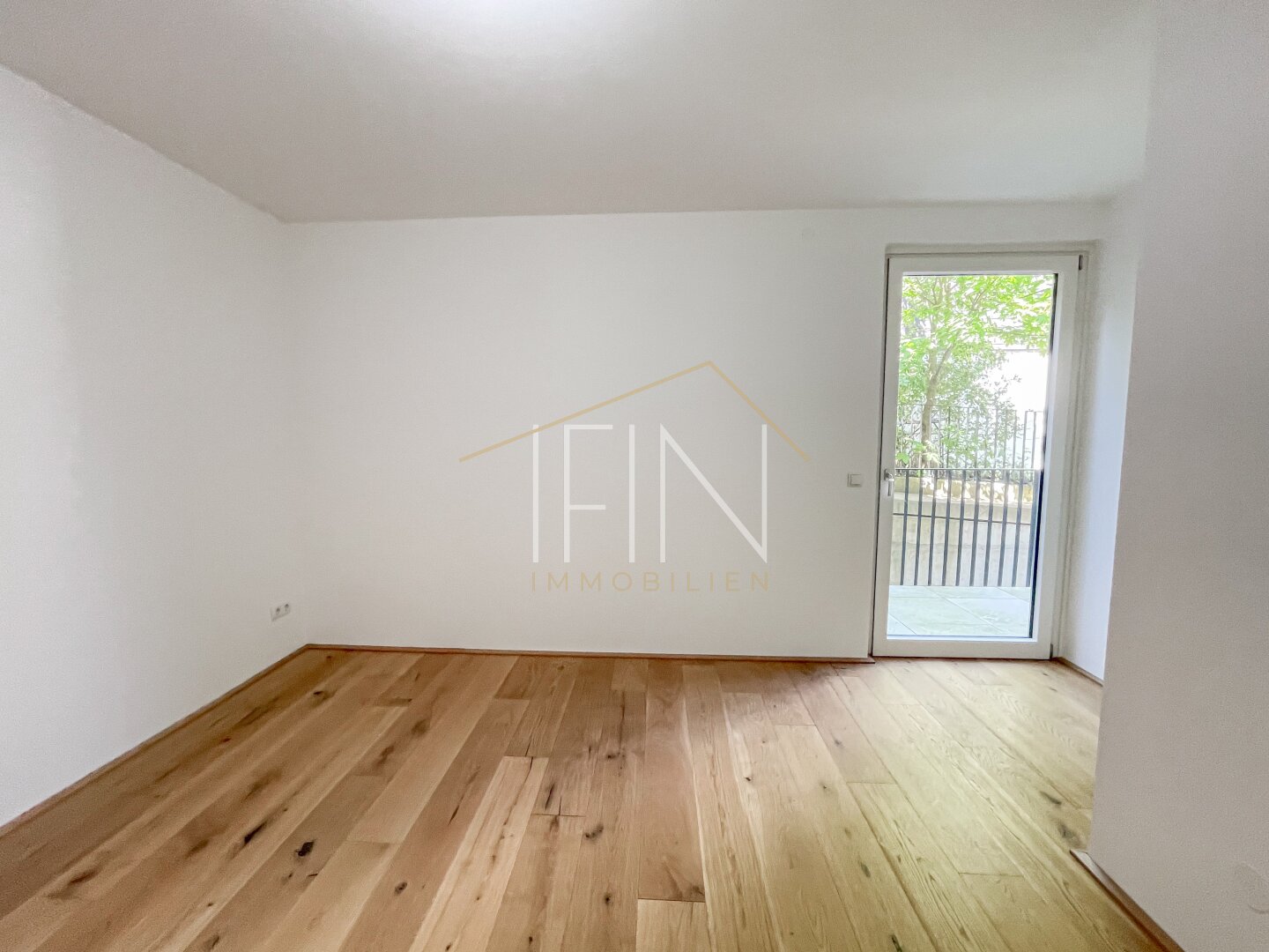 OG Schlafzimmer 1 mit Balkon