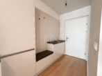 Vorraum mit Garderobe - Sonnenterrasse & Wohnkomfort! 2‑Zimmer Wohnung mit Klimaanlage und Terrasse