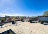 große Dachterrassenflächen laden zum Entspannen ein - Großzügige Paarwohnung mit Dachterrasse-zentral gelegen-eigener KFZ Stellplatz-grandioser Fernblick