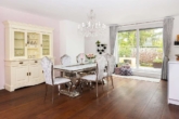 Einrichtungsbeispiel -  Essbereich - Großzügige Paarwohnung mit Dachterrasse-zentral gelegen-eigener KFZ Stellplatz-grandioser Fernblick