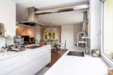 Einbauküche-hochwertige Gaggenau - Großzügige Paarwohnung mit Dachterrasse-zentral gelegen-eigener KFZ Stellplatz-grandioser Fernblick
