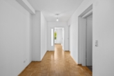 Gang - Wohntraum am Schafberg – Lichtdurchflutete Wohnung mit Loggia