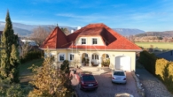 Südansicht - Rarität – moderne Villa – 2.711 m² großer Grund, Weinkeller, Sauna uvm.