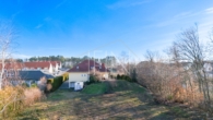 Ansicht - Garten - Rarität – moderne Villa – 2.711 m² großer Grund, Weinkeller, Sauna uvm.