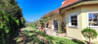 Terrasse - Garten - Rarität – moderne Villa – 2.711 m² großer Grund, Weinkeller, Sauna uvm.