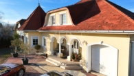 Eingangsbereich - Rarität – moderne Villa – 2.711 m² großer Grund, Weinkeller, Sauna uvm.