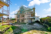 Fassade, Innenhof, Stand April 2025 - Familienidyll in exklusiver Lage