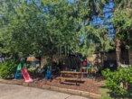 Kinderspielplatz für alle - BIETERVERFAHREN! Wohnglück mit Garten & Pool – 3‑Zimmer-Rückzugsort zum Ankommen und Wohlfühlen