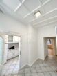 Vorraum - Altbauflair trifft modernes Wohngefühl – Stilvolle 3‑Zimmer-Wohnung mit Stuckdecken & Lichtdesign
