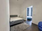 Zwischenraum/begehbarer Kleiderschrank - Altbauliebe trifft Wiener Klassik – 124m² Stil und Eleganz im 4. Bezirk