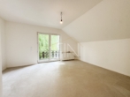 OG Schlafzimmer 1 - Mehrfamilienhaus mit separaten Eingängen, großem Garten und Pool (Nähe Bahnhof Silberwald)!