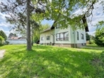 Seitenansicht - Mehrfamilienhaus mit separaten Eingängen, großem Garten und Pool (Nähe Bahnhof Silberwald)!