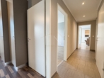Gang - Moderne, sonnige 3‑Zimmer-​Wohnung mit 50m² Dachterrasse