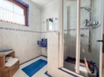 EG: Badezimmer - Einfamilienhaus mit Pool, Wellness & großem Garten in Hennersdorf