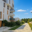 Außenansicht - Ihr Wohnglück im Grünen – Stylische 3‑Zimmer-​Wohnung mit Balkon!