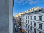 Ausblick Fenster - Rohdiamant auf einer Ebene – rund 180m² Potenzial nahe Prater &&nbsp;Innenstadt