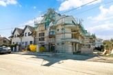 Fassade, Hauseingang - Elegante Doppelhaushälfte in begehrter Donaulage