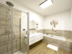 Badezimmer 1 - PRIVATE Lodges – TOP 1 – “Kamin Lodge”