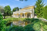 Hauptfassade, Hauseingang - Stil, Eleganz & Exklusivität vereint! Einzigartige Villa in Bestlage