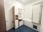 Badezimmer - Hietzinger Lage! Helle 2‑Zimmer-​Wohnung nahe U‑Bahn Ober St.&nbsp;Veit